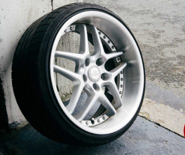 We Buy A Dodgy Wheel From Yahoo Auctions: Behind The Shutter #30